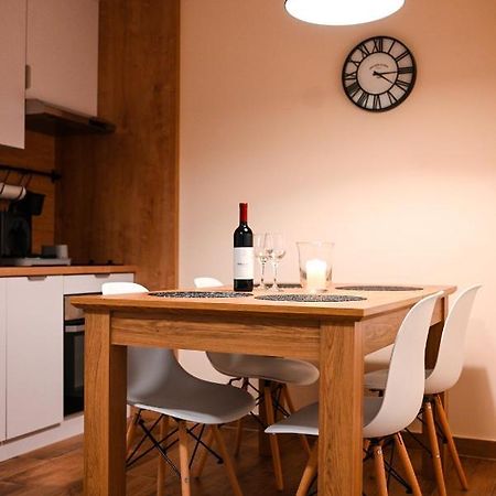 Lena Apartman 수보티차 외부 사진