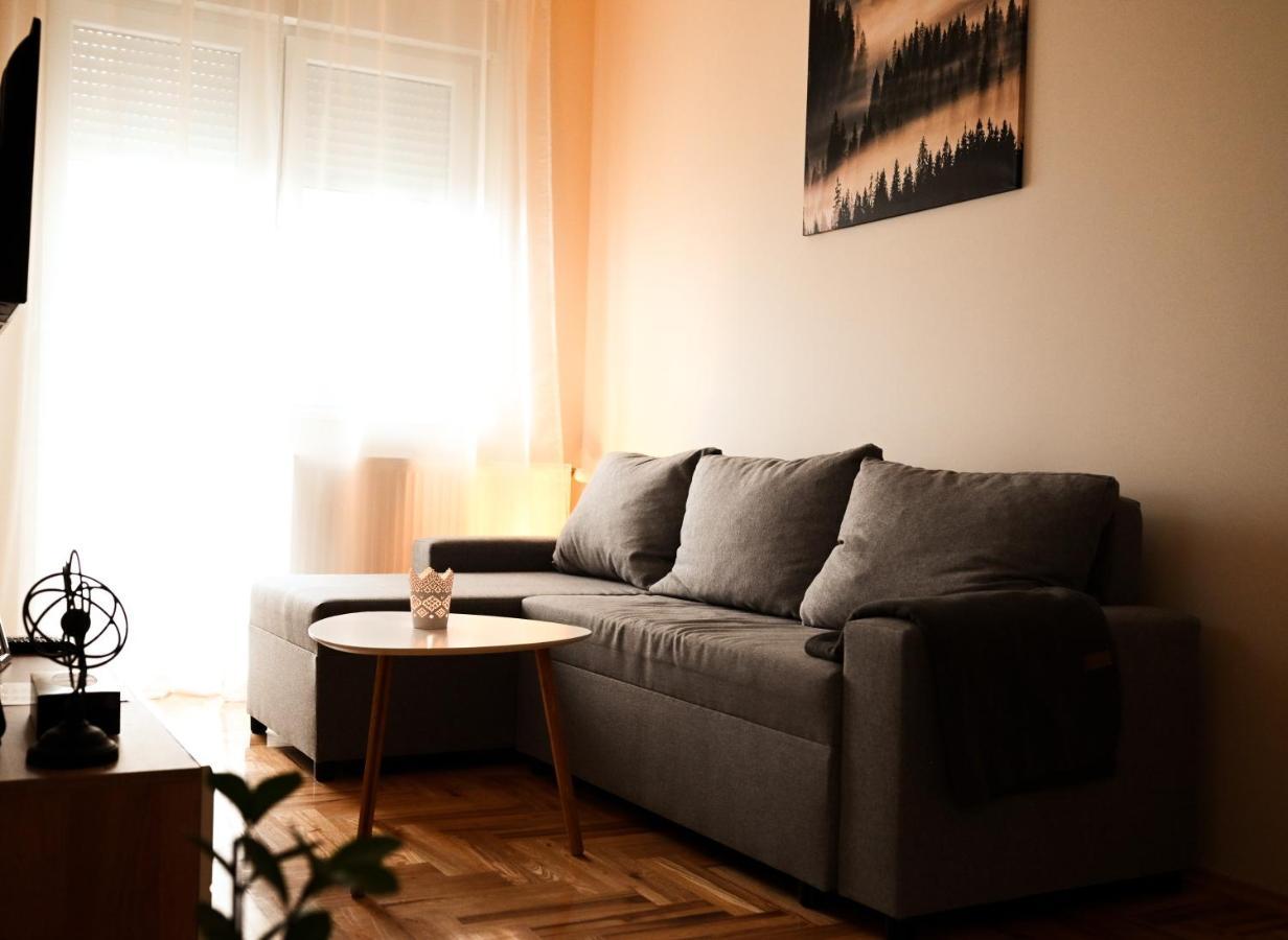 Lena Apartman 수보티차 외부 사진