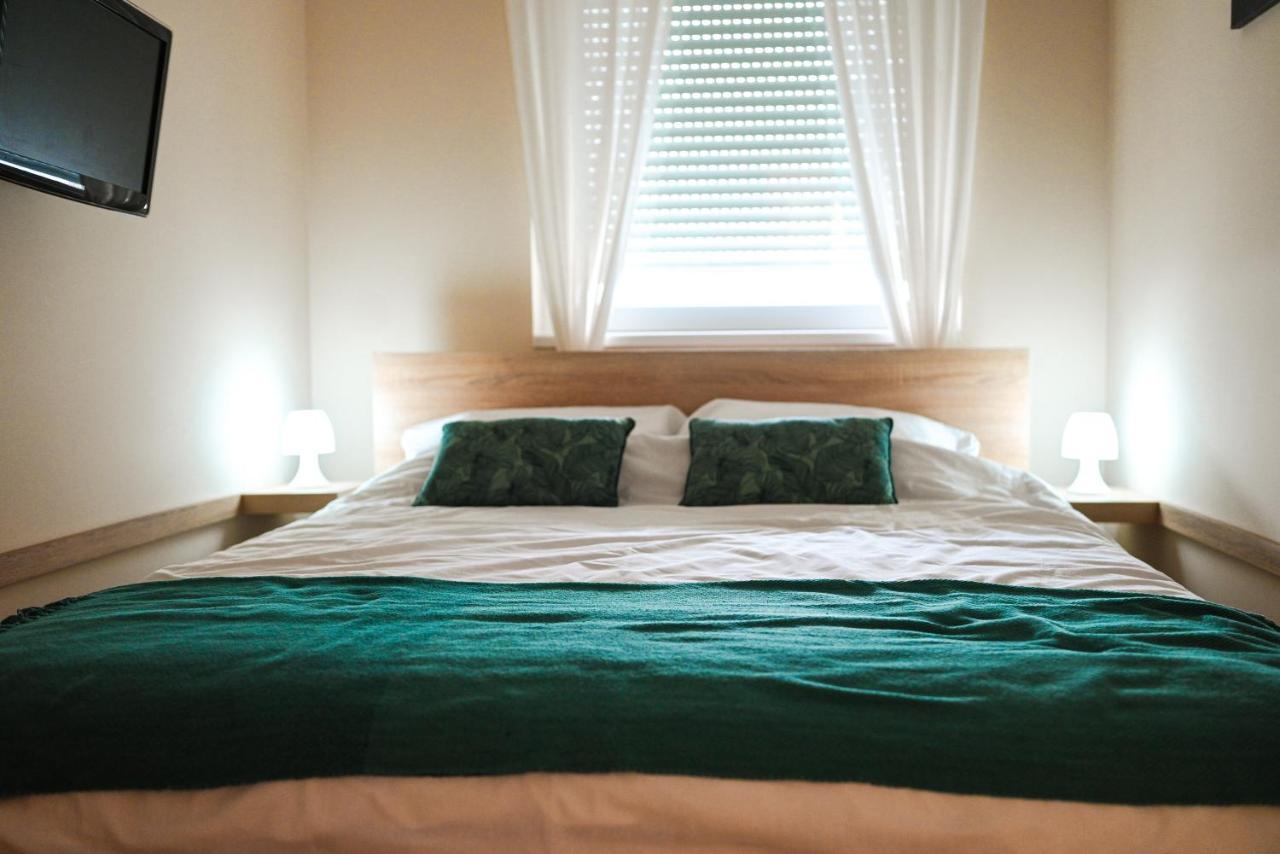 Lena Apartman 수보티차 외부 사진